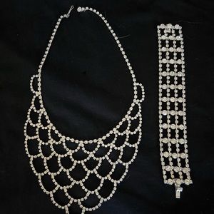 Fun vintage necklace and bracelet set